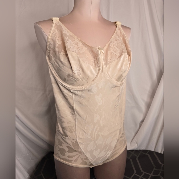 Elegant Cream Bodysuit - Picture 1 of 3